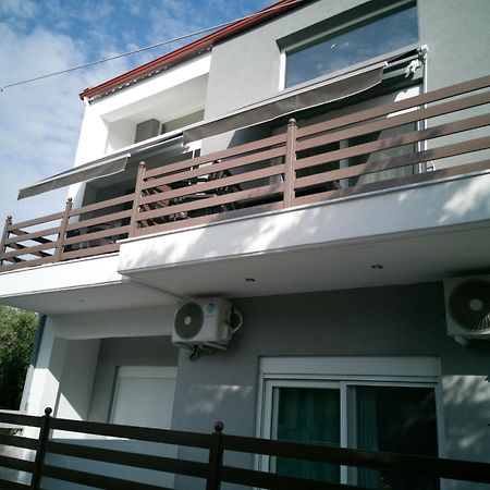 トロニIrini'S Houseアパートメント エクステリア 写真