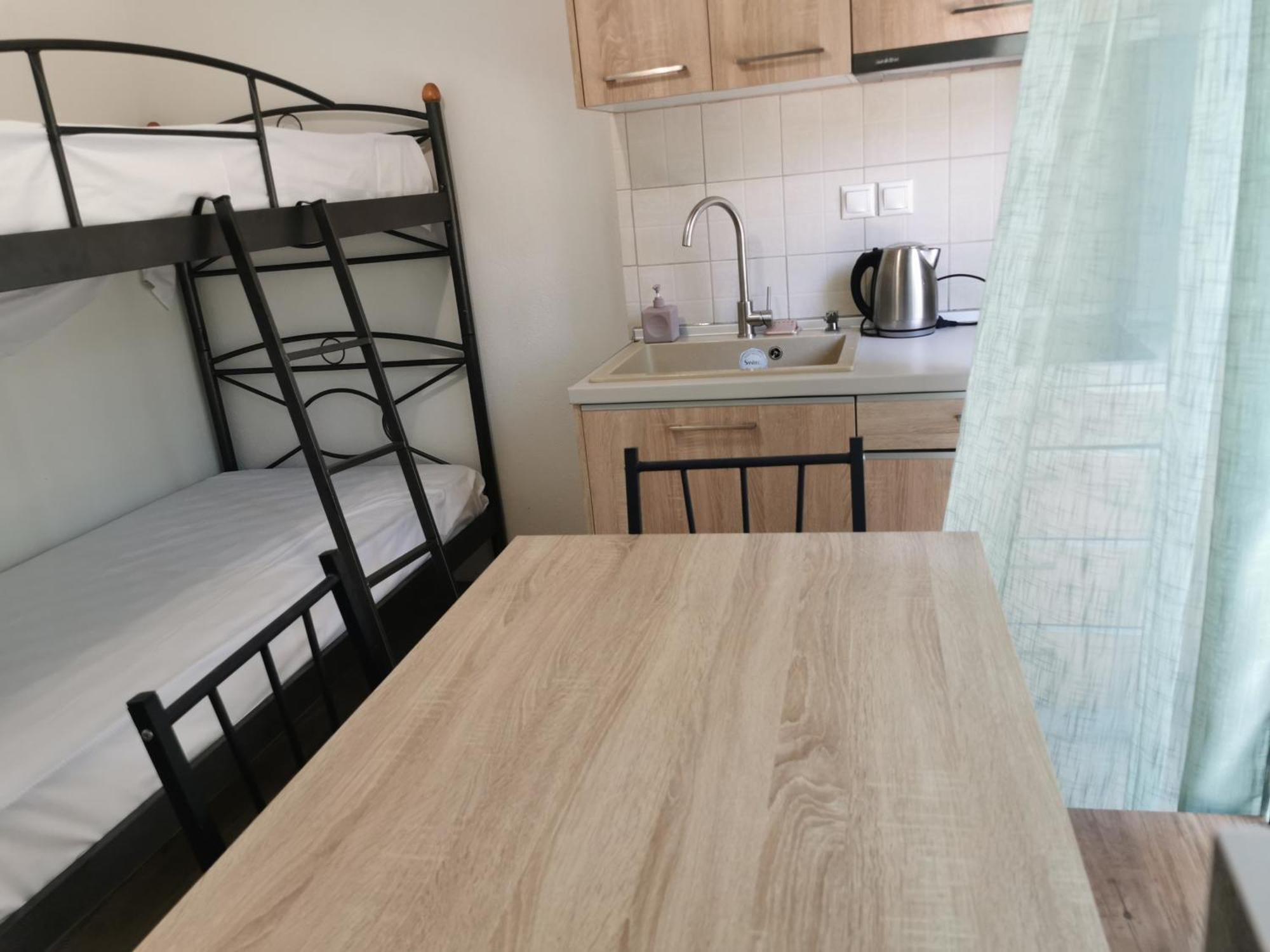 トロニIrini'S Houseアパートメント エクステリア 写真
